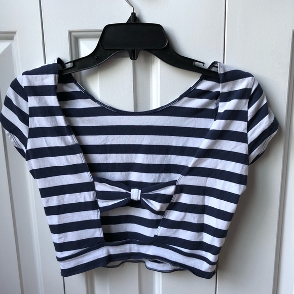 Navy & White Striped Crop Top w/ Bow - Picture 4 of 6